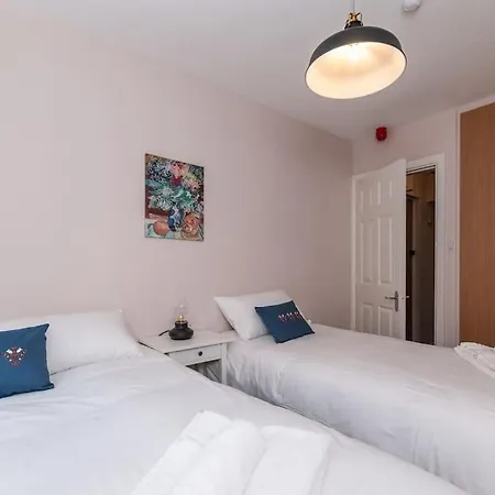 Brand New 6 2nd Floor Lägenhet