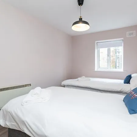 Brand New 6 2nd Floor * Drogheda